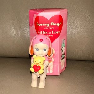 Sonny Angel Gifts of Love - Cuddly Bear